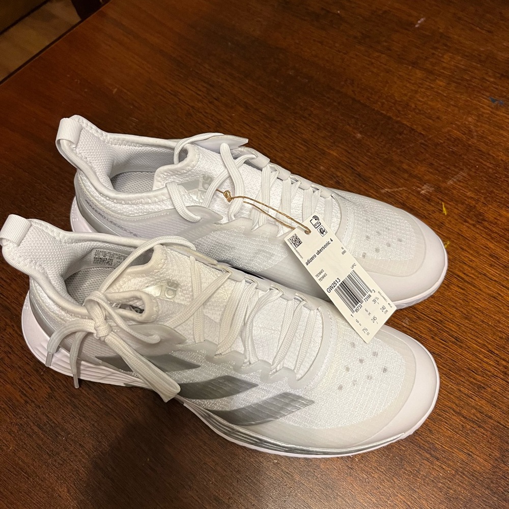 Adidas 7.5 tennis shoes, new w, box